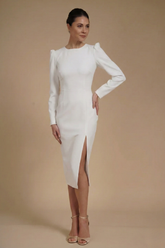 Rochie Alba eleganta midi conica din crep elastic, cu maneci lungi si crapatura