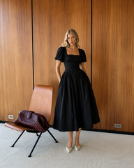ROCHIE DIN IN MIDI NEAGRA CU MANECA