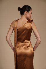 Rochie Bronz midi eleganta din satin pe umar, cu detaliu floral si croiala midi