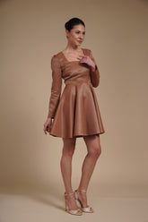 Rochie mini eleganta din tafta fixa gloss Bronz, cu croi tip A, decolteu patrat si maneci lungi