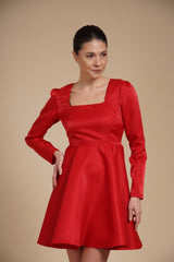 Rochie mini Rosie eleganta din tafta fixa gloss , cu croi tip A, decolteu patrat si maneci lungi