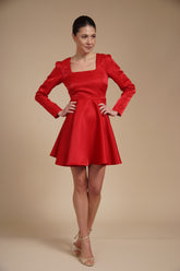 Rochie mini Rosie eleganta din tafta fixa gloss , cu croi tip A, decolteu patrat si maneci lungi