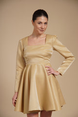 Rochie mini eleganta din tafta fixa gloss Aurie, cu croi tip A, decolteu patrat si maneci lungi