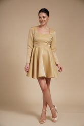 Rochie mini eleganta din tafta fixa gloss Aurie, cu croi tip A, decolteu patrat si maneci lungi