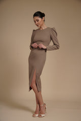 Rochie eleganta midi conica din crep elastic Greige, cu maneci lungi si crapatura