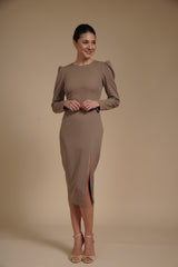 Rochie eleganta midi conica din crep elastic Greige, cu maneci lungi si crapatura