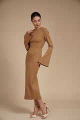 Rochie eleganta midi conica din crep elastic Nude, cu maneci clopot si decolteu rotund