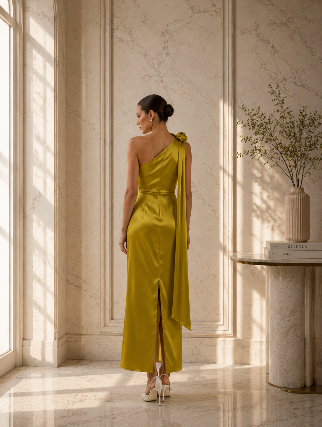 Rochie Fistic midi eleganta din satin pe umar, cu detaliu floral si croiala midi