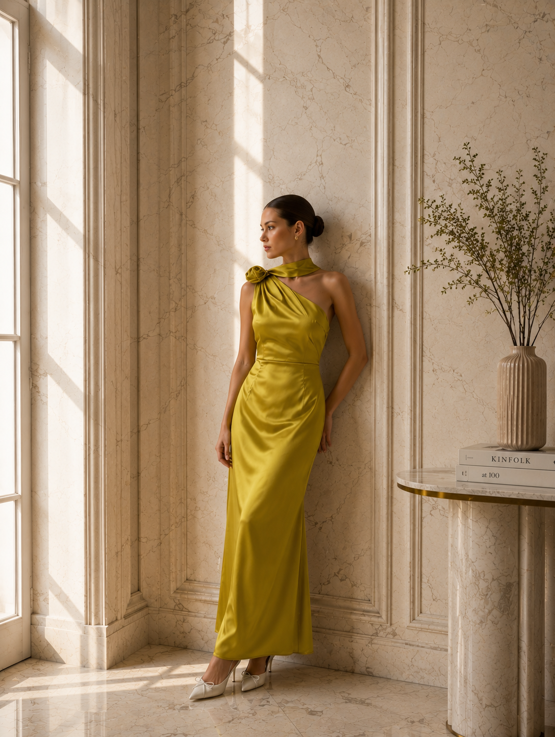 Rochie Fistic midi eleganta din satin pe umar, cu detaliu floral si croiala midi
