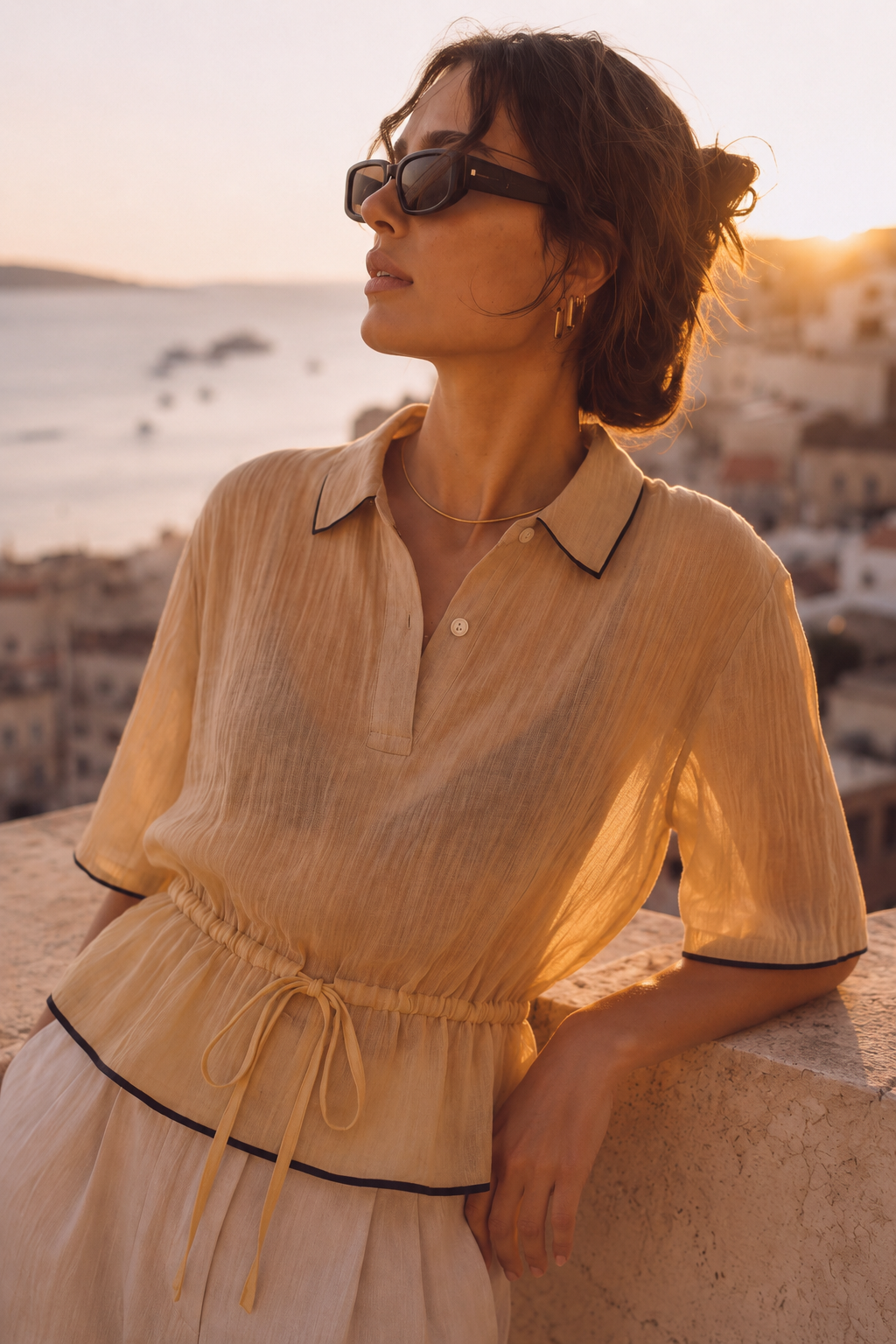 Top elegant cu guler polo caramel
