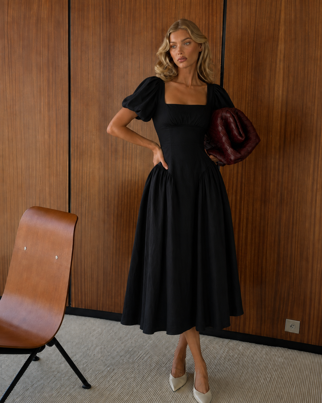 ROCHIE DIN IN MIDI NEAGRA CU MANECA