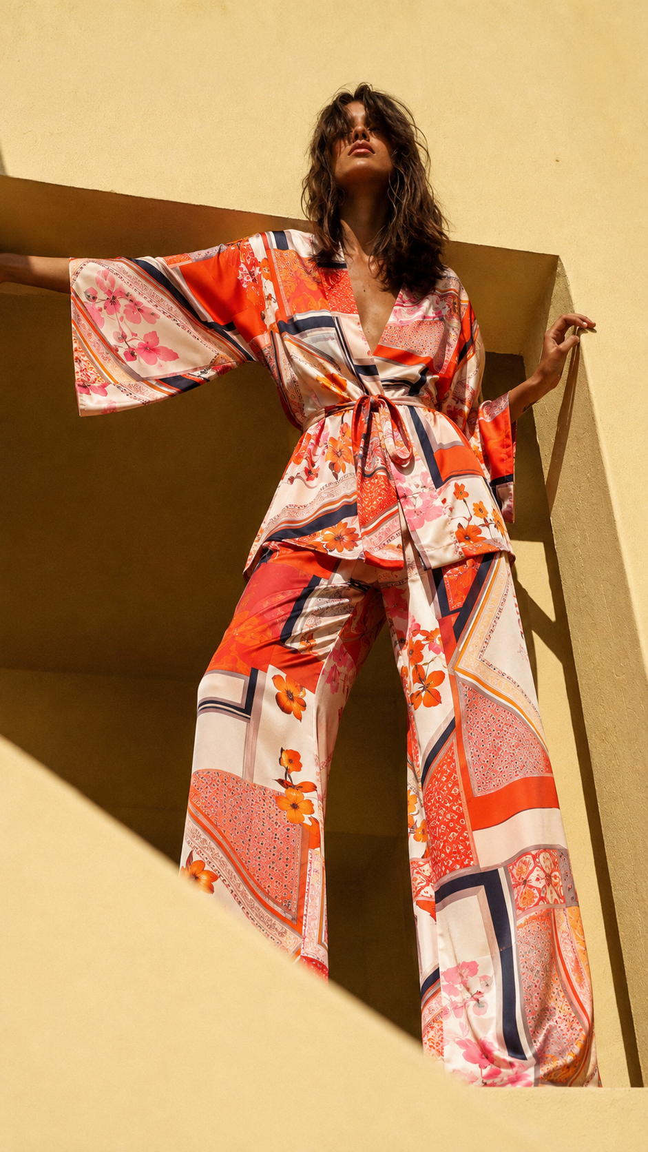 Set din satin pantaloni si kimono multicolor