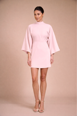 Rochie mini Roz Deschis din crep elastic, tip kimono, cu guler inalt si maneci evazate