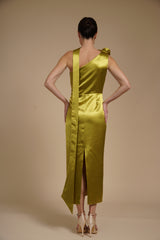 Rochie Fistic midi eleganta din satin pe umar, cu detaliu floral si croiala midi