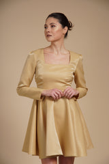 Rochie mini eleganta din tafta fixa gloss Aurie, cu croi tip A, decolteu patrat si maneci lungi