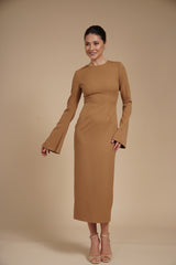 Rochie eleganta midi conica din crep elastic Nude, cu maneci clopot si decolteu rotund