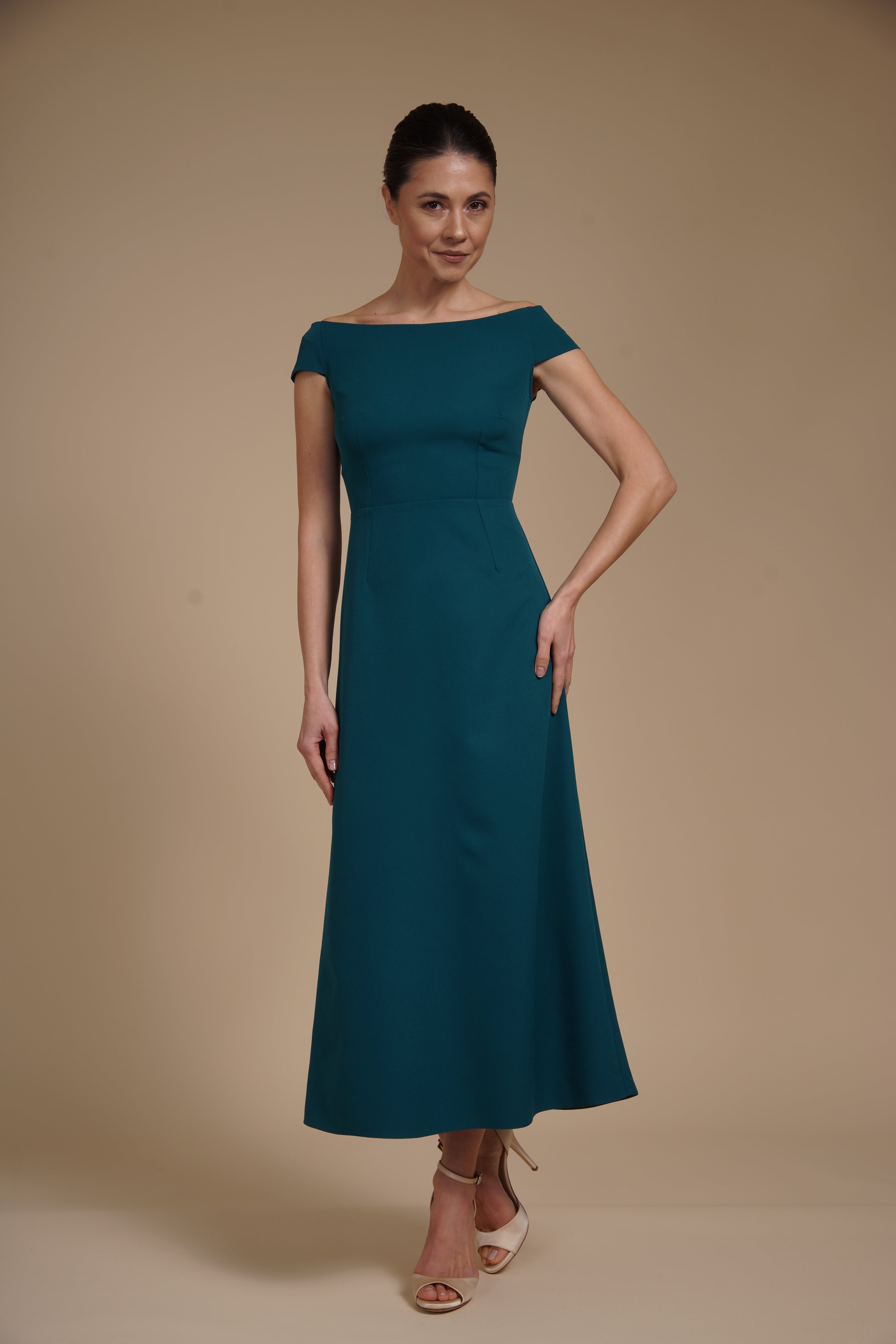 Rochie elegantă midi A-line din crep elastic Verde Marin cu decolteu bardot