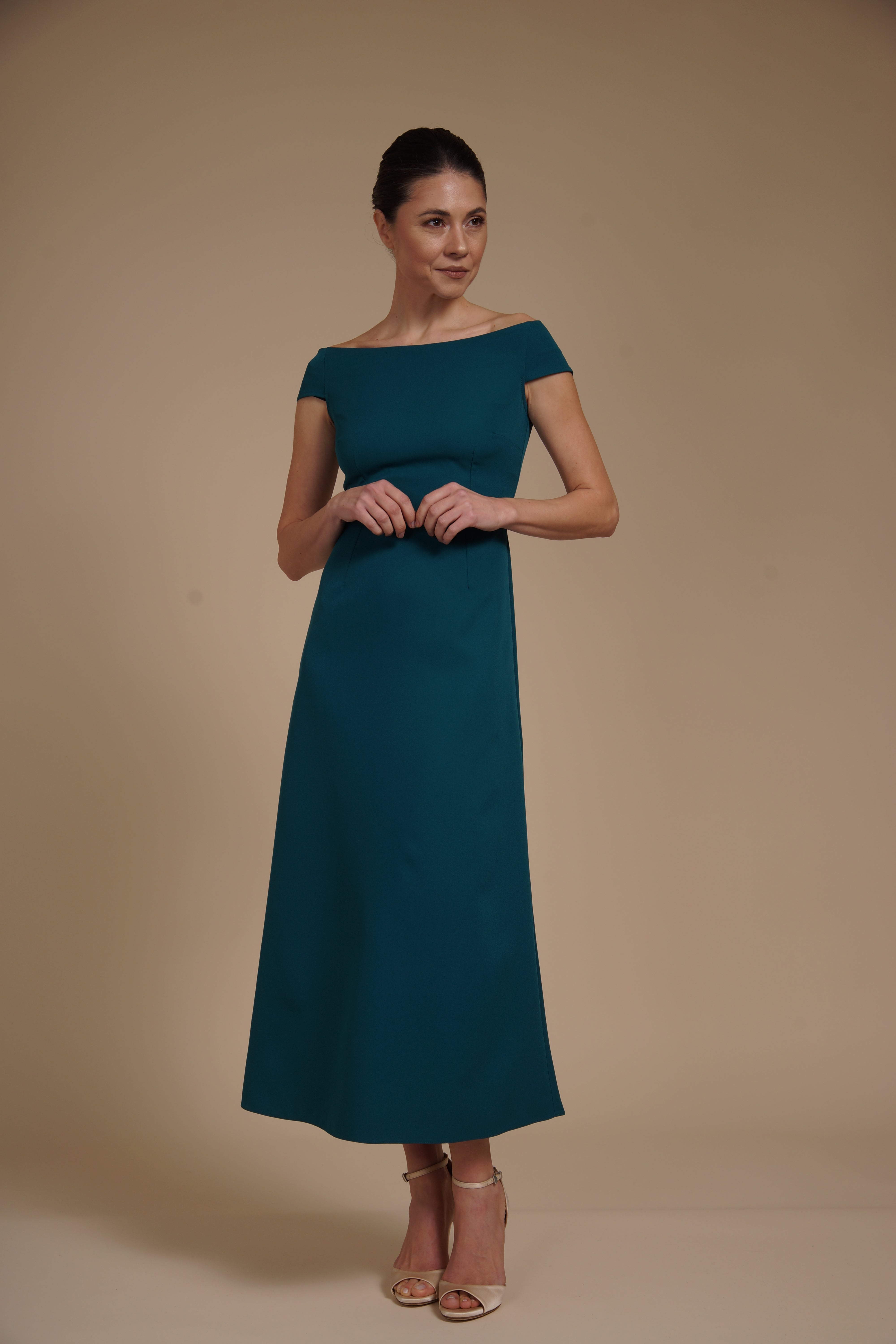 Rochie elegantă midi A-line din crep elastic Verde Marin cu decolteu bardot