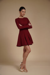 Rochie mini cambrata A-line Bordeaux din crep elastic, cu mâneci lungi