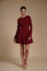Rochie mini cambrata A-line Bordeaux din crep elastic, cu mâneci lungi