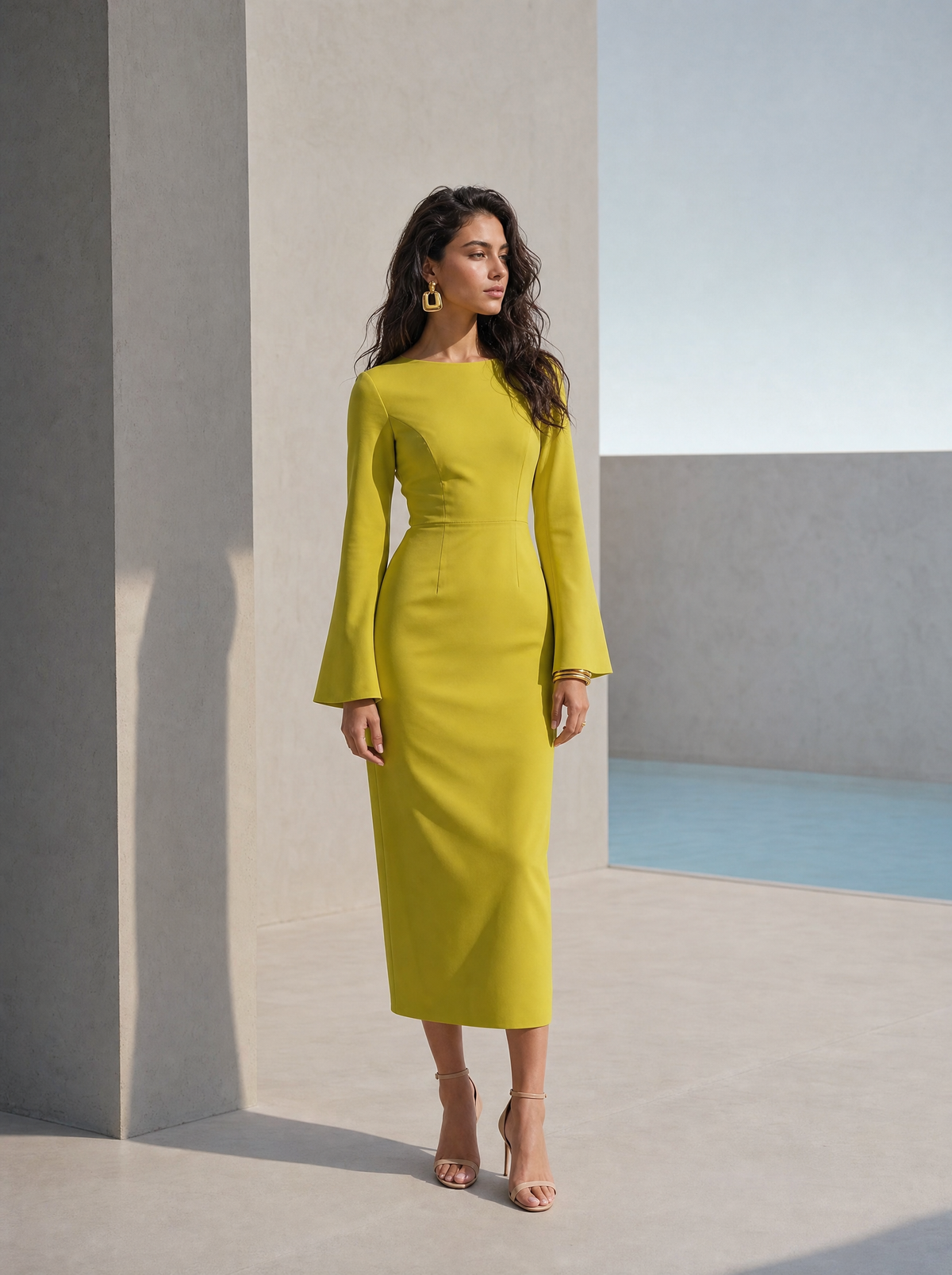 Rochie eleganta midi conica din crep elastic Lime, cu maneci clopot si decolteu rotund